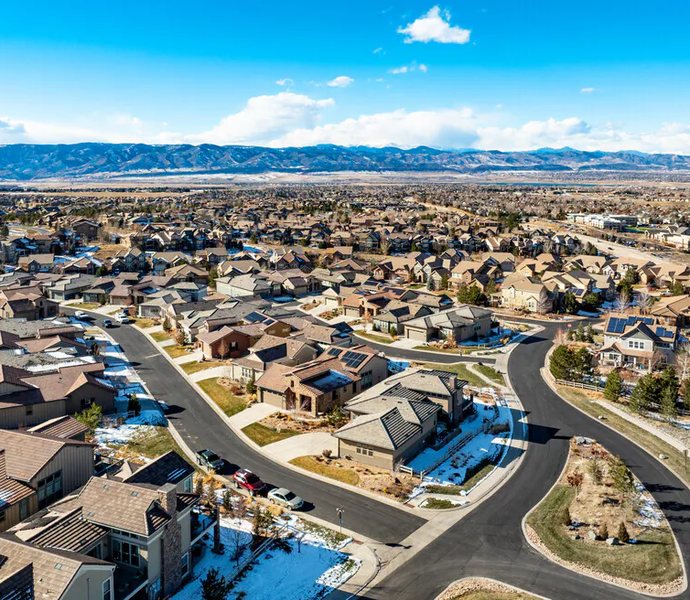 Highlands Ranch rooftops under HRCA architectural guidelines